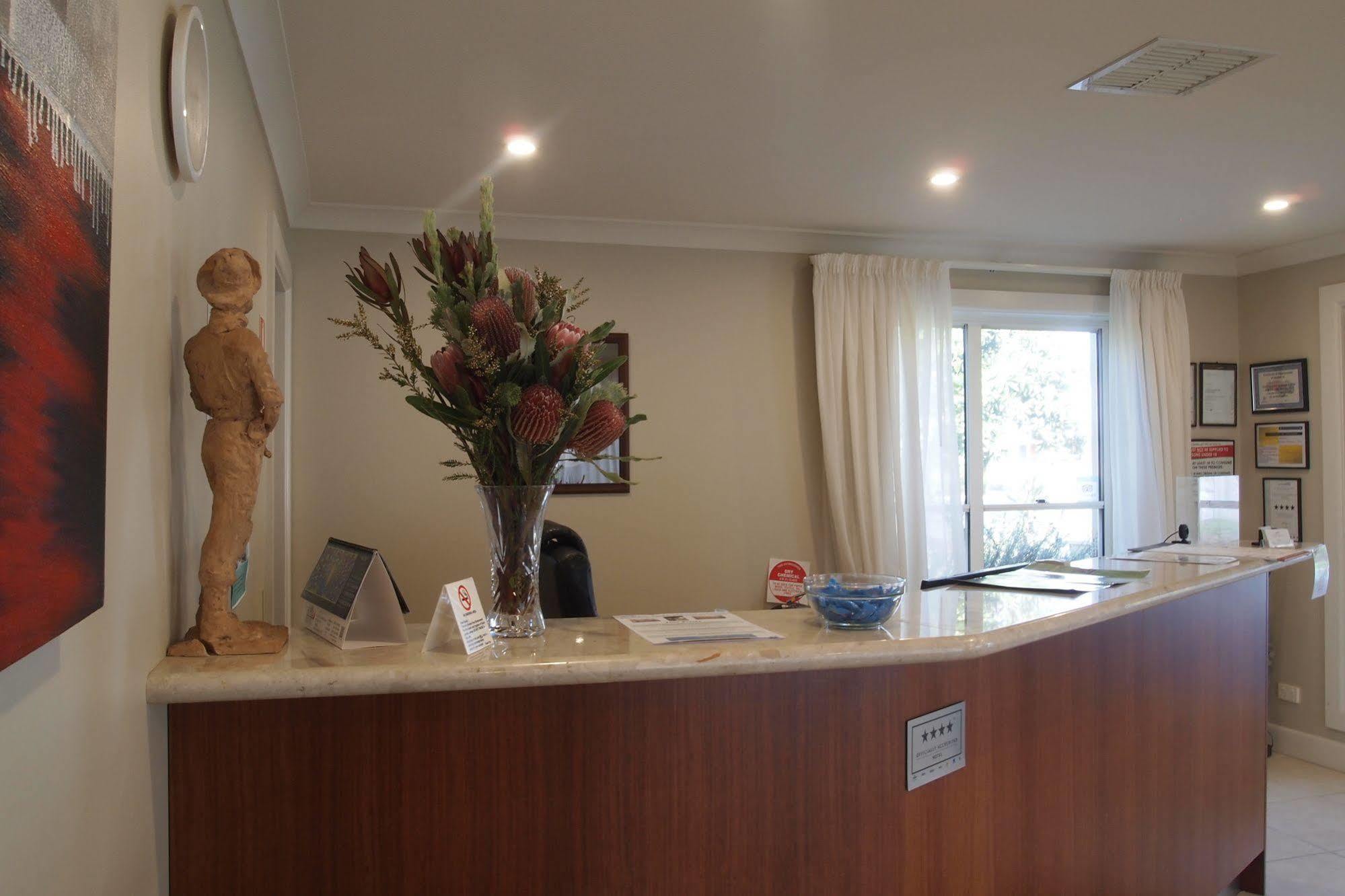 Alexander Cameron Suites Penola Eksteriør billede